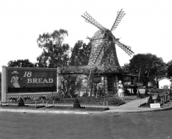 Van de Kamp's Bakery 1925 #3